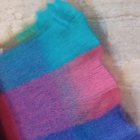 NWT Pokoloko Eye-catching Multi-Colored Check Seamless Scarf - Picture 4 of 9